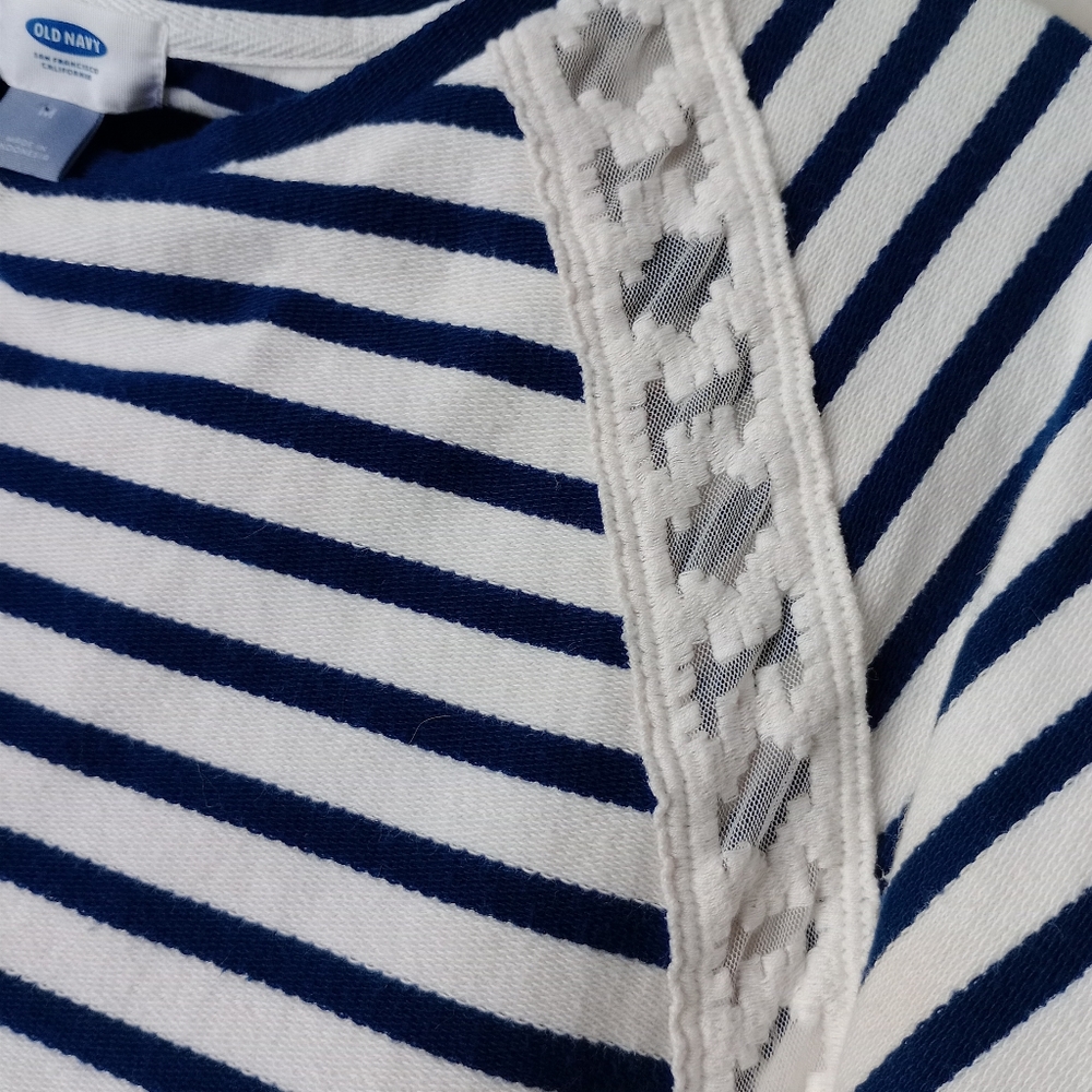 Old Navy Women's Blue and White Striped Top Size M - Picture 5 of 9